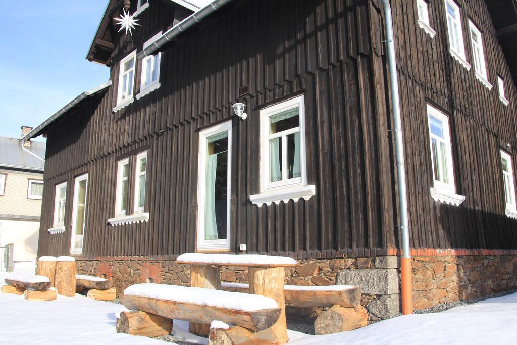 Ferienhaus Anno Dazumal, Wie Zu Oma'S Zeiten Apartment Klingenthal Exterior foto