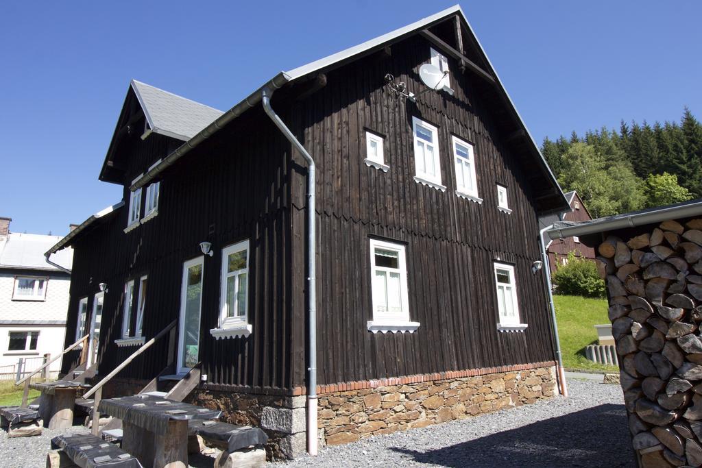 Ferienhaus Anno Dazumal, Wie Zu Oma'S Zeiten Apartment Klingenthal Exterior foto